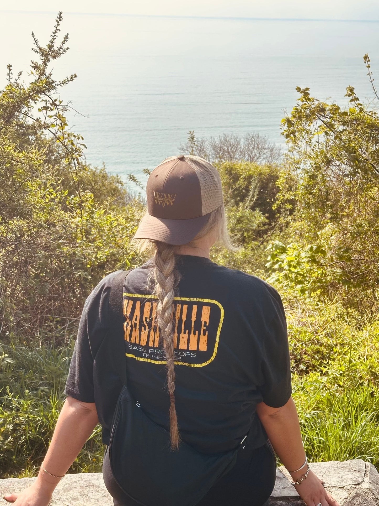 Discover the WanderWest Rusted Barn Trucker for outdoor adventures with comfort and Western style. Perfect for sun or campfire evenings in Brown/Khaki. Shop now!