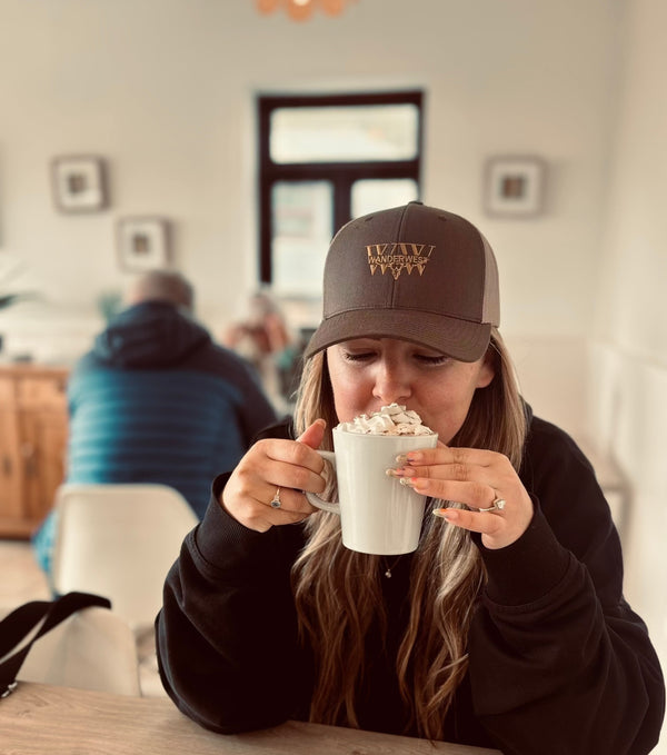 Discover the WanderWest Rusted Barn Trucker for outdoor adventures with comfort and Western style. Perfect for sun or campfire evenings in Brown/Khaki. Shop now!